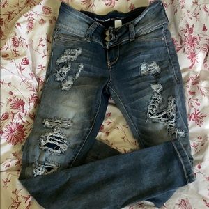 Distressed skinny jean